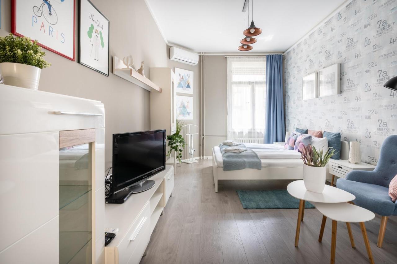Bpr Chic Gem In The Heart Of The City Budapest Bagian luar foto