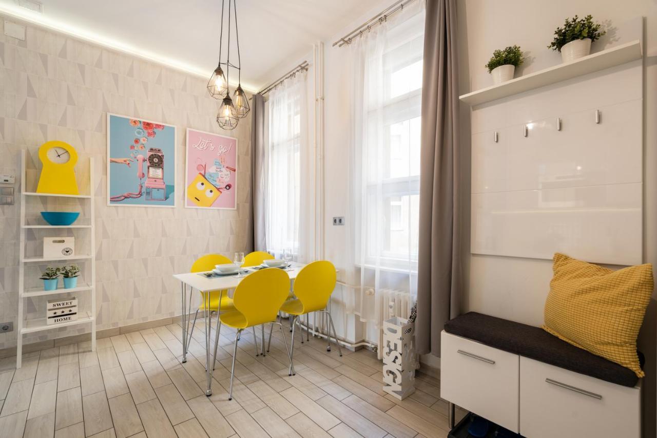 Bpr Chic Gem In The Heart Of The City Budapest Bagian luar foto